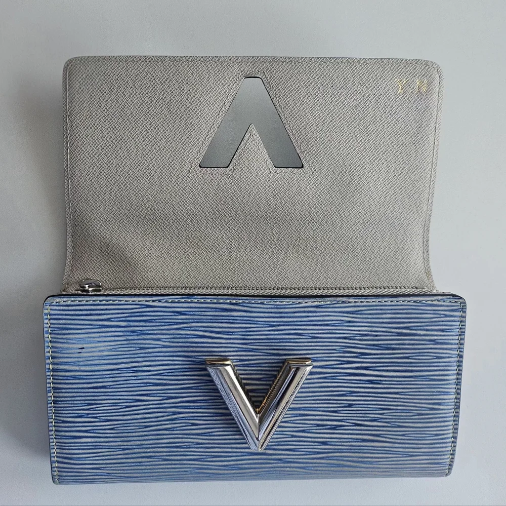 Louis Vuitton Blue Epi Denim Leather Twist Lock Long Wallet